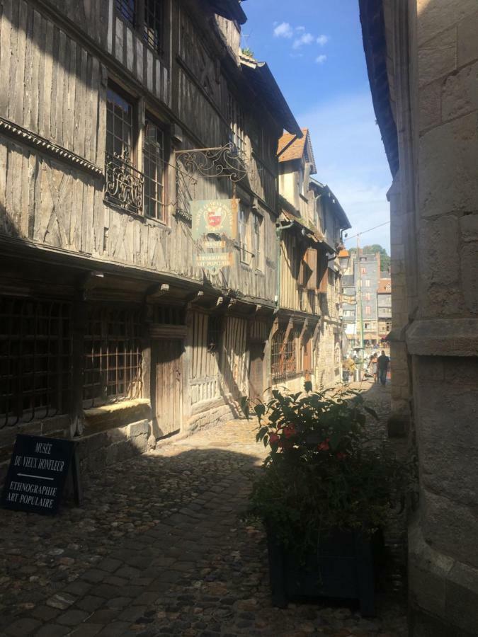La Parenthese Du Capucin Leilighet Honfleur Eksteriør bilde