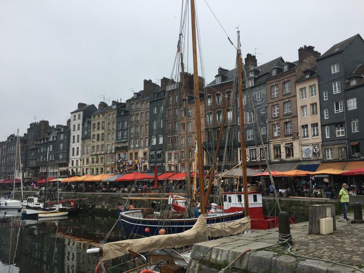 La Parenthese Du Capucin Leilighet Honfleur Eksteriør bilde