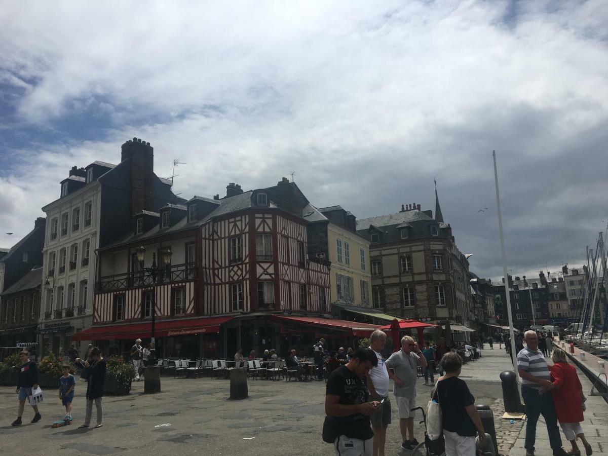 La Parenthese Du Capucin Leilighet Honfleur Eksteriør bilde